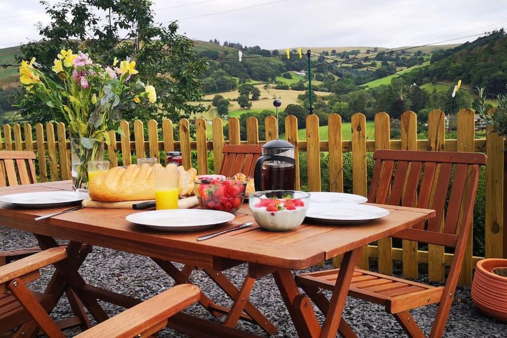 Hillside Cottage, Countryside Views Near Llangollen 코웬 외부 사진